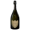 Dom Perignon 2012 Champagnerflasche mit feiner Säure und komplexen Aromen von Zitrone, grünem Apfel, Pfirsich, Toast und Mandeln.