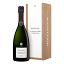 Bollinger 2012 Grande Annee Rosé in Geschenkbox, elegante Champagnerflasche neben edler Holzverpackung.